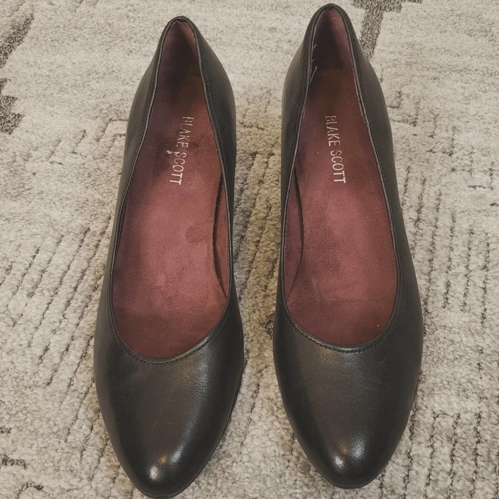 Blake Scott Black Leather Pumps size 8.5M